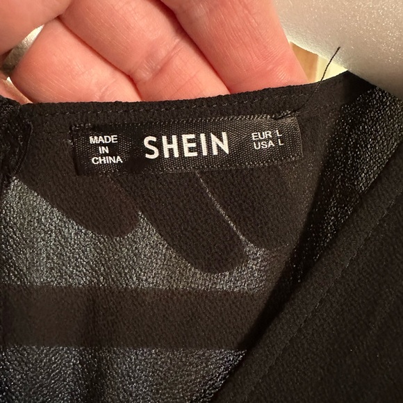 Shein Black V Neck Jumpsuit Butterfly Short Sleeves Wide Leg Size Large - Picture 3 of 3